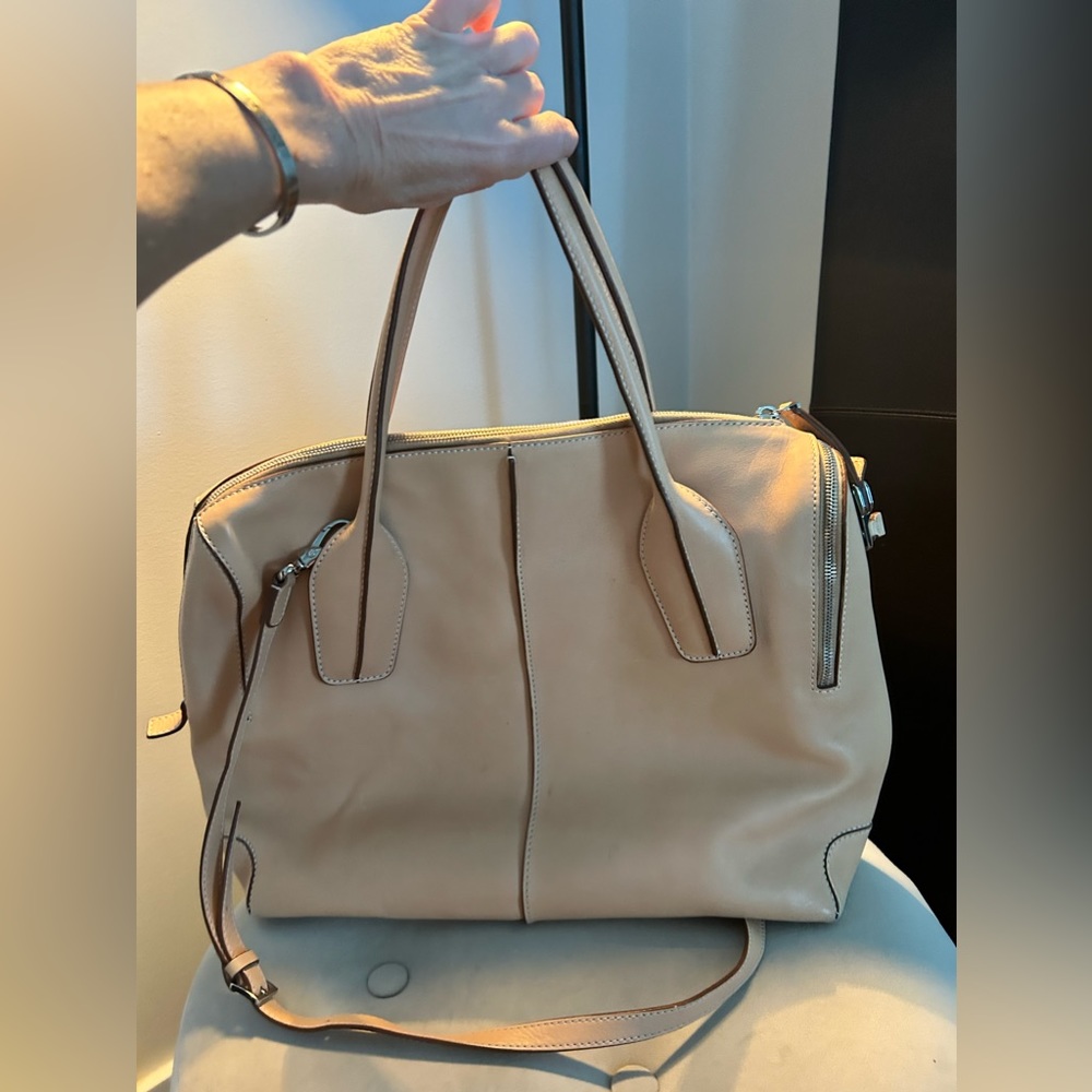 Tod’s tote/briefcase. Fits laptop and tablet. - Picture 4 of 4